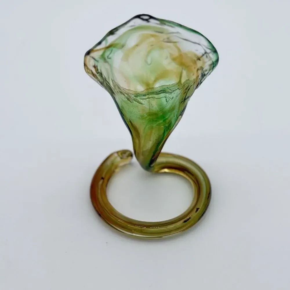 Murano-Style Hand-Blown Green Amber Swirl Art Glass Coiled Base Lilly Vase VTG